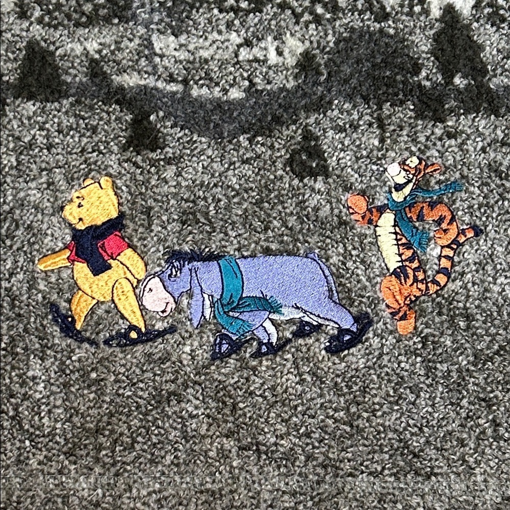 Vintage 90s Disney Catalog Pooh Eeyore Tigger Winter Mountain sweater gray sz L - Picture 6 of 14